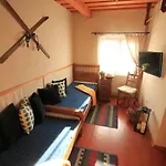 Eden Apartment *
